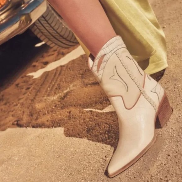 DOLCE VITA Loral Western Boot Ivory Croco Print Leather Size 8 US - Picture 2 of 7